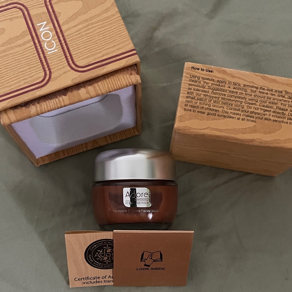 Adore Nu Apple Enzyme Facial Mask - Woodgrain Tan and Red - Picture 4 of 5